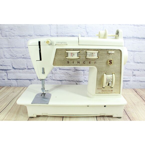 Vintage Singer Golden Touch & Sew Deluxe Zig Zag Model 750 Sewing Machine - Picture 2 of 8